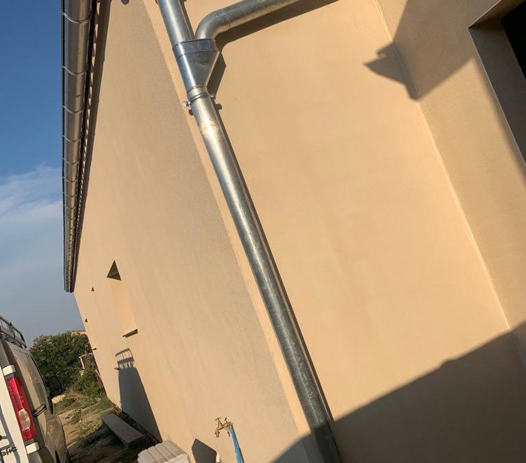 Quand faut-il changer ou entretenir ses gouttières à Laudun-l’Ardoise ?