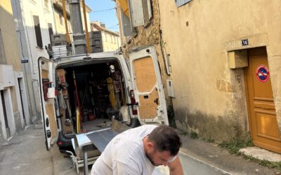 Fuites de Toiture : Causes et Prévention avant l’Automne à Laudun-l’Ardoise | FLB Couvreur